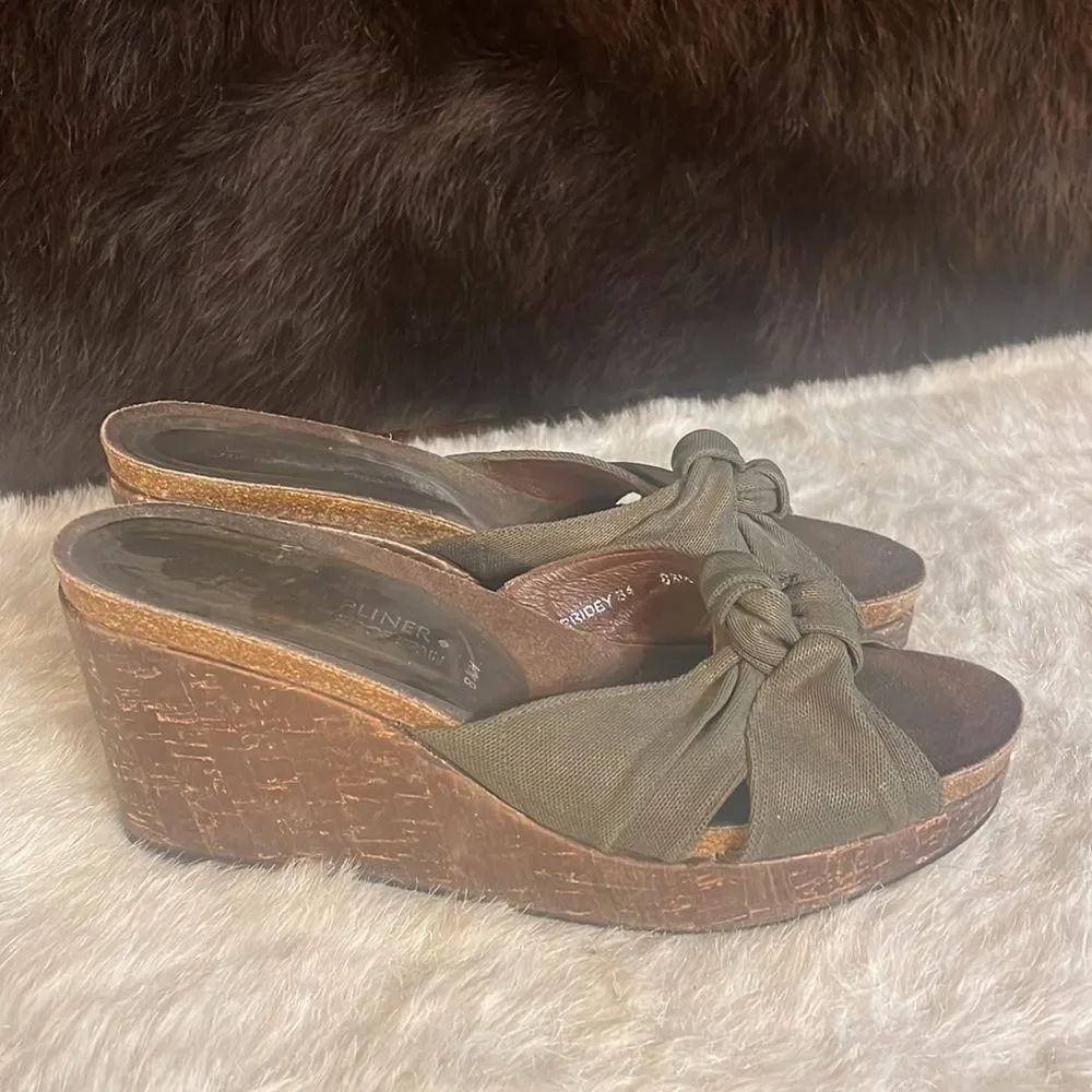 Donald pliner wedge shoes 8.5 (5502)